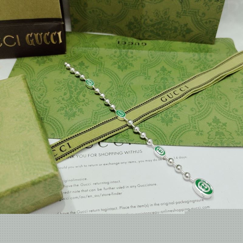 G*u*i bracelets